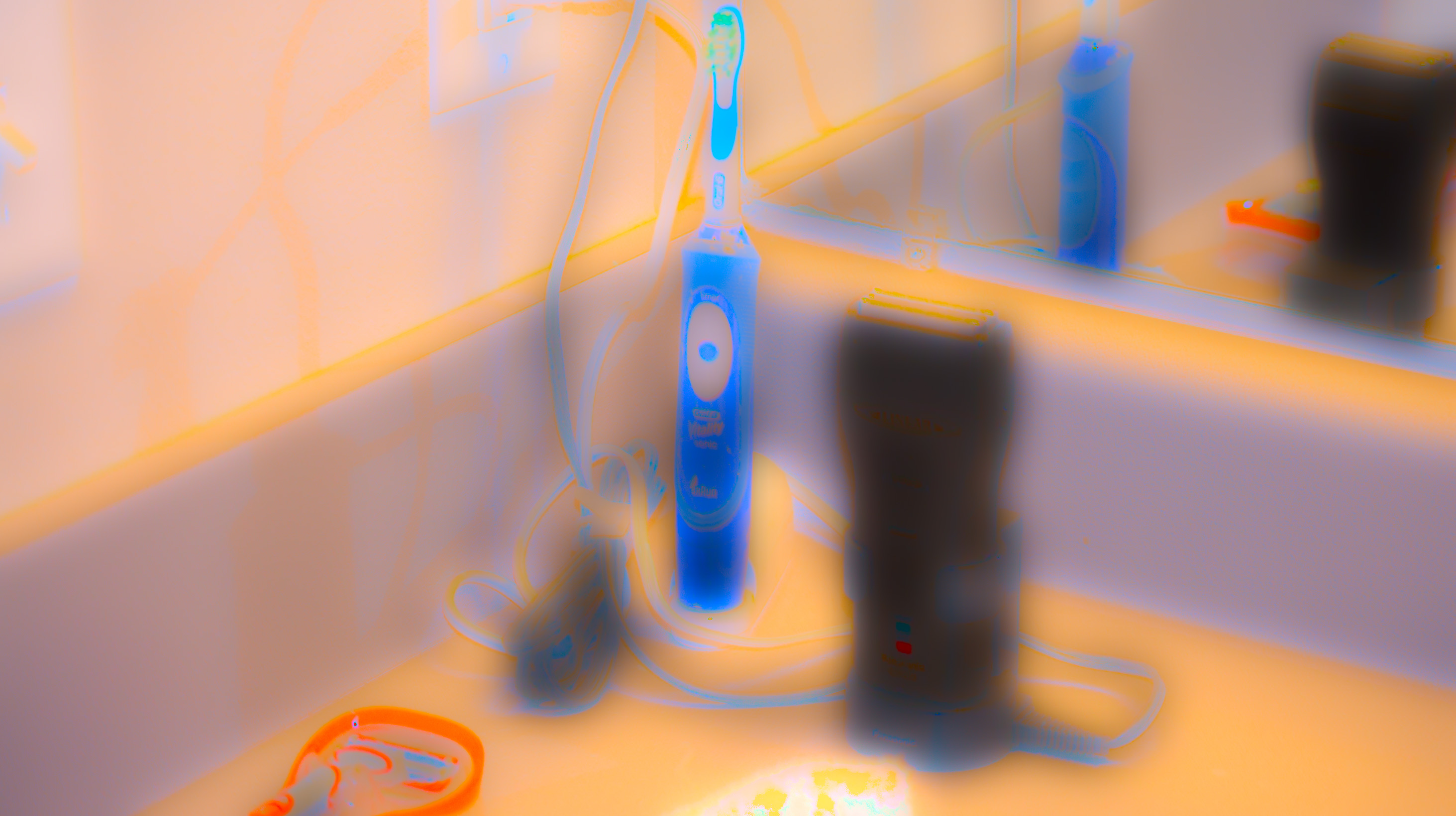 surreal_bathroom_HDR2.jpg